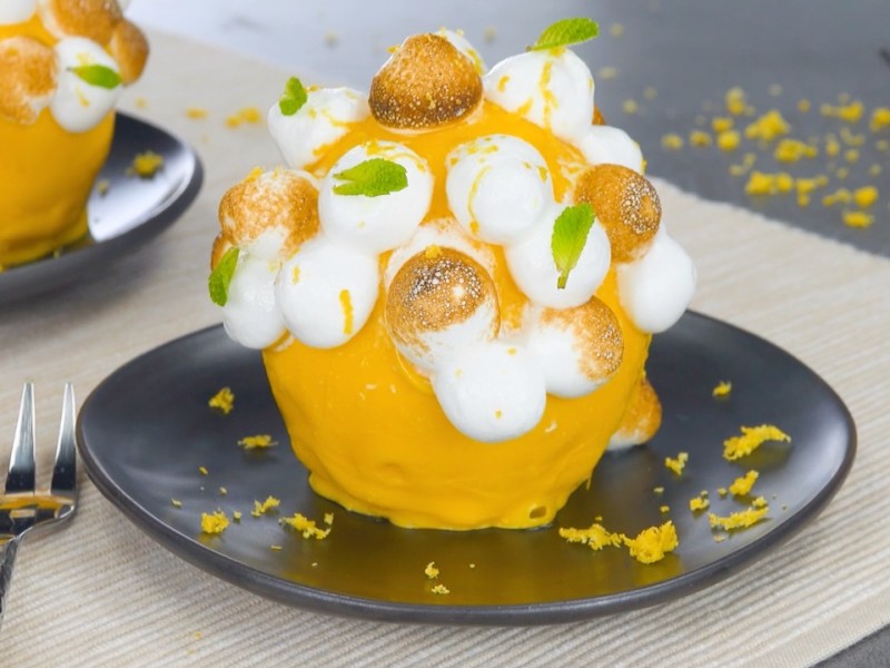 Bomba de limón con merengue